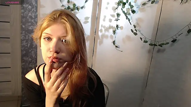 Lina Wi online show from April 25, 2026, 8:06 pm