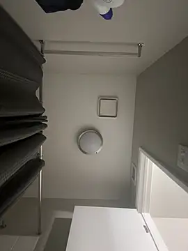 LoVEiSMor online show from April 19, 2026, 12:06 pm