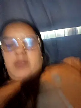 Snapshot of Samanta-42 chatting on May 26, 2026, 2:48 pm Samanta-42 online show from May 26, 2026, 2:48 pm