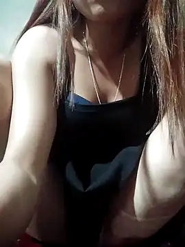 Zara-Lina online show from May 31, 2026, 1:06 pm