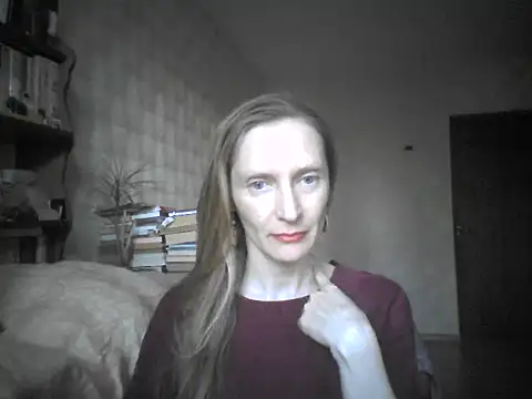 Snapshot of LunaBelle8 chatting on May 15, 2026, 5:00 pm LunaBelle8 online show from May 15, 2026, 5:00 pm