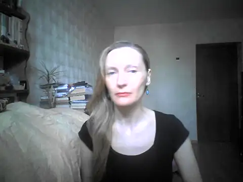 Snapshot of LunaBelle8 chatting on May 5, 2026, 12:19 pm LunaBelle8 online show from May 5, 2026, 12:19 pm