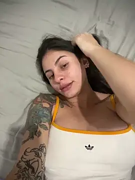 Snapshot of Livia-cortez chatting on April 28, 2026, 10:03 pm Livia-cortez online show from April 28, 2026, 10:03 pm