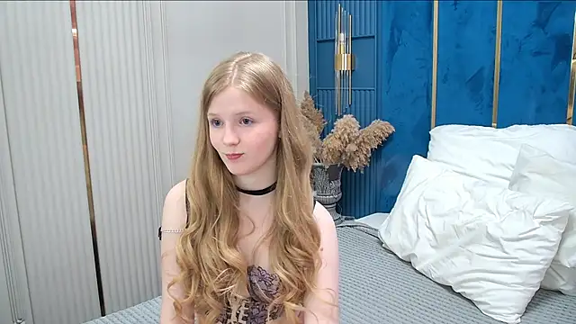 LilianHowards online show from June 3, 2026, 1:23 pm