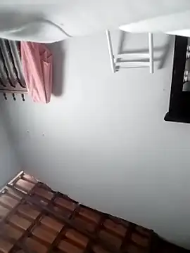 UvaMineirinha online show from April 17, 2026, 4:54 pm