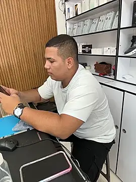 Snapshot of Patricio_02 chatting on May 22, 2026, 3:54 pm Patricio 02 online show from May 22, 2026, 3:54 pm