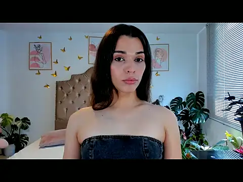 bella grego online show from April 22, 2026, 7:09 pm