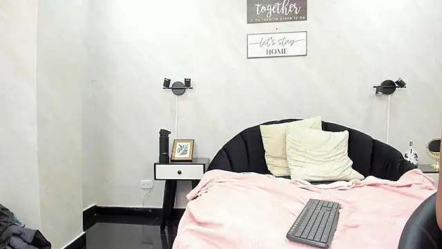 Brianaa sweet7 online show from April 28, 2026, 7:51 pm