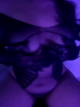 bitch sexyy online show from April 17, 2026, 2:03 am