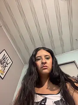 Maggiee 1 online show from May 9, 2026, 1:25 pm