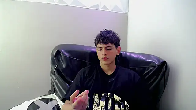 Snapshot of Yosepp_cum chatting on April 21, 2026, 3:13 am Yosepp cum online show from April 21, 2026, 3:13 am