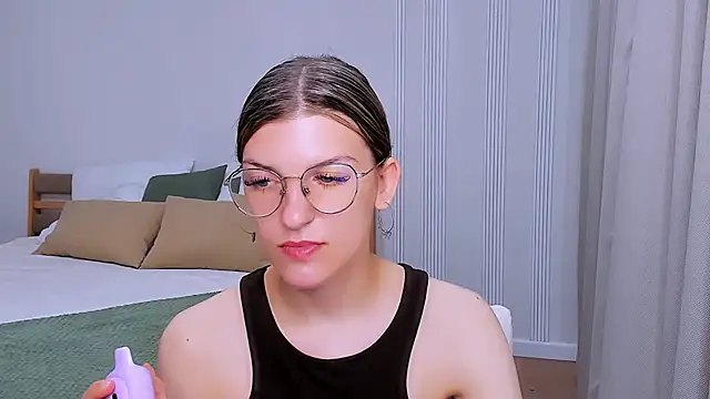 Snapshot of AnnaThorne chatting on May 23, 2026, 3:16 am AnnaThorne online show from May 23, 2026, 3:16 am