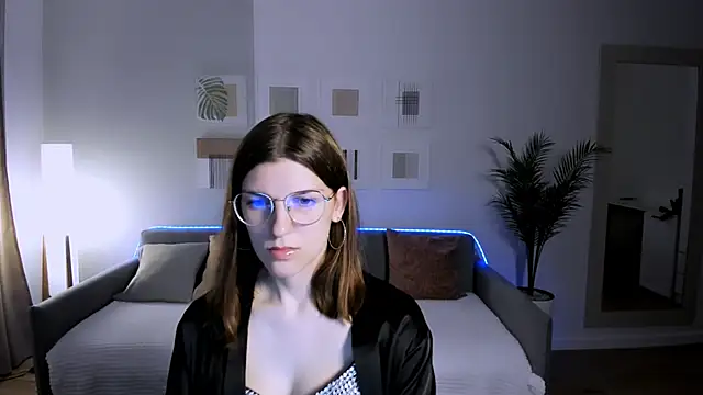 Snapshot of AnnaThorne chatting on May 14, 2026, 4:31 am AnnaThorne online show from May 14, 2026, 4:31 am