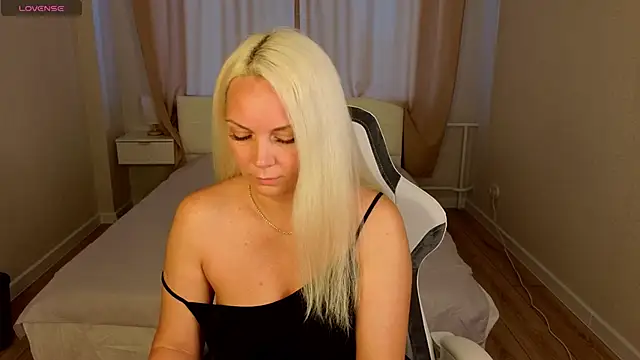 Snapshot of April_Nelson chatting on May 8, 2026, 1:31 am April Nelson online show from May 8, 2026, 1:31 am