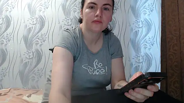 Snapshot of AlinaxJames chatting on June 14, 2026, 8:15 am AlinaxJames online show from June 14, 2026, 8:15 am