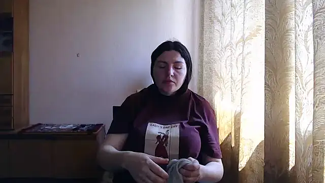 AlinaxJames online show from May 7, 2026, 9:34 am
