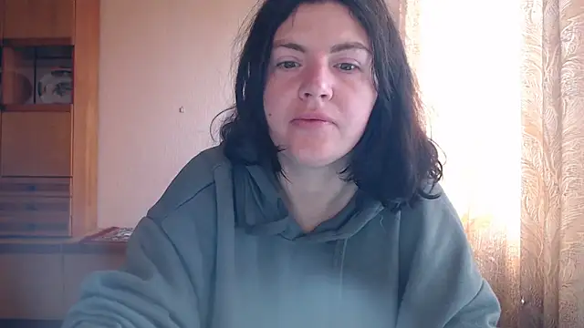 AlinaxJames online show from May 13, 2026, 8:10 am