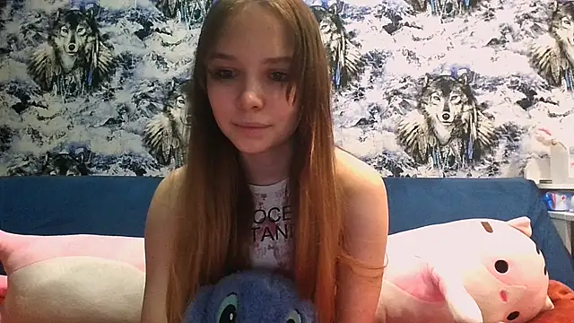 Snapshot of Princess_Mira chatting on June 1, 2026, 5:45 pm Princess Mira online show from June 1, 2026, 5:45 pm