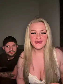 SexyCouple1910 online show from May 2, 2026, 7:41 pm