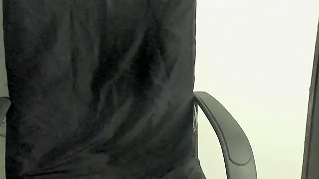 Snapshot of lolabunnysc chatting on May 8, 2026, 12:53 pm lolabunnysc online show from May 8, 2026, 12:53 pm