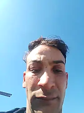 Zoltan223567 online show from April 18, 2026, 12:29 pm