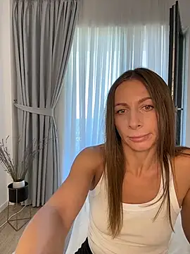 Snapshot of Mira_Luna chatting on July 30, 2026, 10:25 am Mira Luna online show from July 30, 2026, 10:25 am