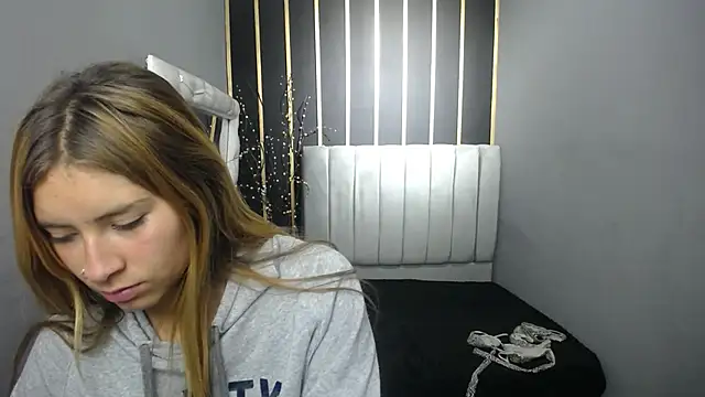 nancy blonde online show from May 28, 2026, 1:06 pm