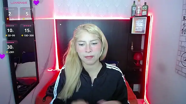 Snapshot of nancy_blonde chatting on June 27, 2026, 1:06 pm nancy blonde online show from June 27, 2026, 1:06 pm
