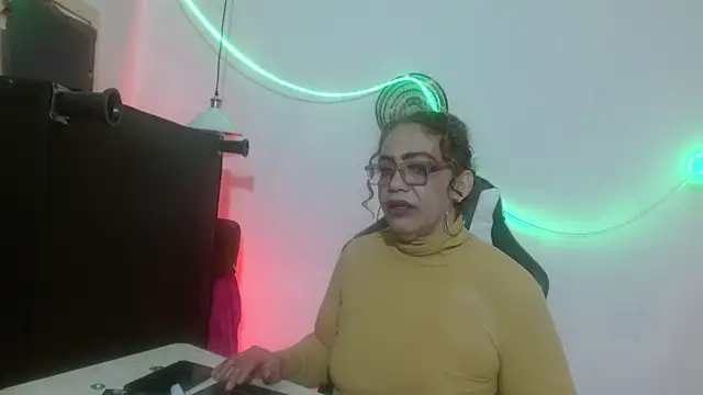 Sweet-Mommy-Milf online show from May 14, 2026, 11:46 pm