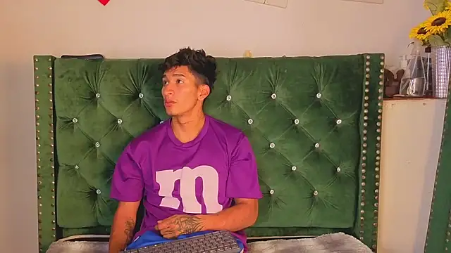 Snapshot of Zayn_Moretti chatting on June 27, 2026, 4:07 am Zayn Moretti online show from June 27, 2026, 4:07 am