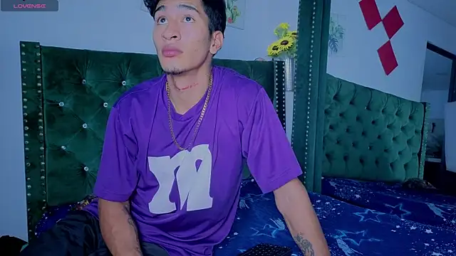 Snapshot of Zayn_Moretti chatting on July 15, 2026, 3:13 am Zayn Moretti online show from July 15, 2026, 3:13 am