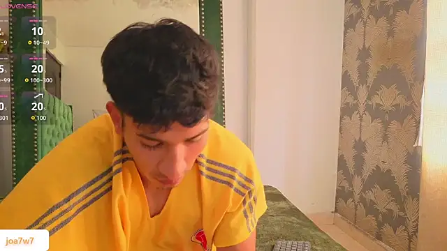 Snapshot of Zayn_Moretti chatting on June 28, 2026, 5:41 pm Zayn Moretti online show from June 28, 2026, 5:41 pm