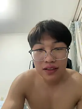 Snapshot of Ycen_ chatting on May 11, 2026, 4:15 pm Ycen online show from May 11, 2026, 4:15 pm