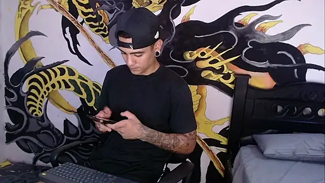 Snapshot of Kizameee_ chatting on June 11, 2026, 4:59 pm Kizameee online show from June 11, 2026, 4:59 pm