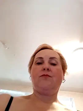 Snapshot of Svetlysvet chatting on April 22, 2026, 11:28 am Svetlysvet online show from April 22, 2026, 11:28 am