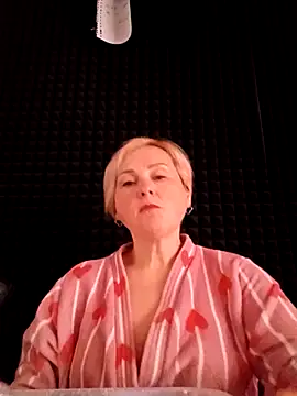 Snapshot of Svetlysvet chatting on April 24, 2026, 5:31 am Svetlysvet online show from April 24, 2026, 5:31 am
