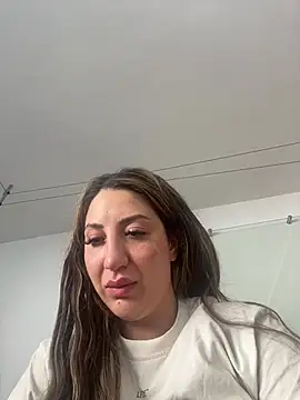Snapshot of Nilay-Versaut chatting on July 7, 2026, 7:45 am Nilay-Versaut online show from July 7, 2026, 7:45 am