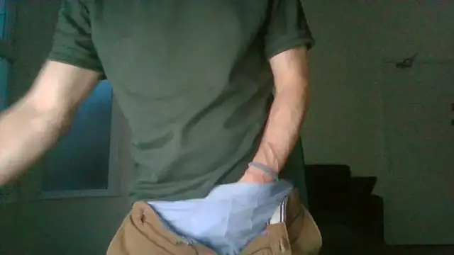 Snapshot of frenchbdmaninlondon chatting on May 2, 2026, 7:52 pm frenchbdmaninlondon online show from May 2, 2026, 7:52 pm