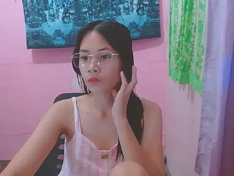 Snapshot of Sweetsexylady19 chatting on May 27, 2026, 12:45 pm Sweetsexylady19 online show from May 27, 2026, 12:45 pm