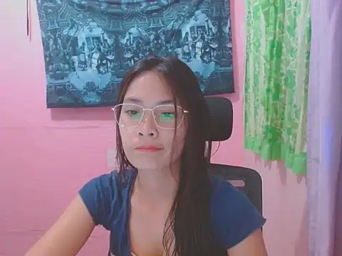 Snapshot of Sweetsexylady19 chatting on May 23, 2026, 12:59 pm Sweetsexylady19 online show from May 23, 2026, 12:59 pm