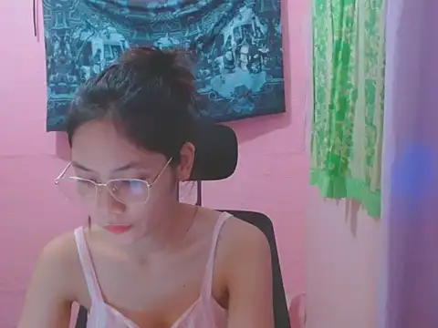 Snapshot of Sweetsexylady19 chatting on July 7, 2026, 6:47 am Sweetsexylady19 online show from July 7, 2026, 6:47 am