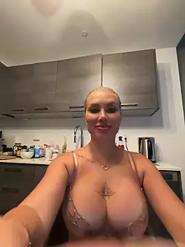 Karen Luxe online show from May 30, 2026, 11:32 pm