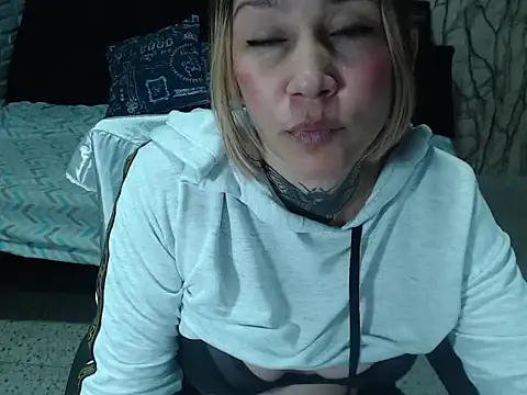 Snapshot of VickyBonnety chatting on May 13, 2026, 5:09 pm VickyBonnety online show from May 13, 2026, 5:09 pm