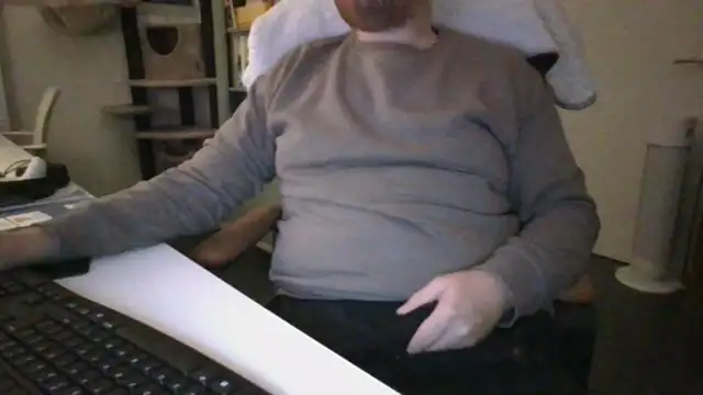 Snapshot of richard9718 chatting on May 6, 2026, 8:24 pm richard9718 online show from May 6, 2026, 8:24 pm