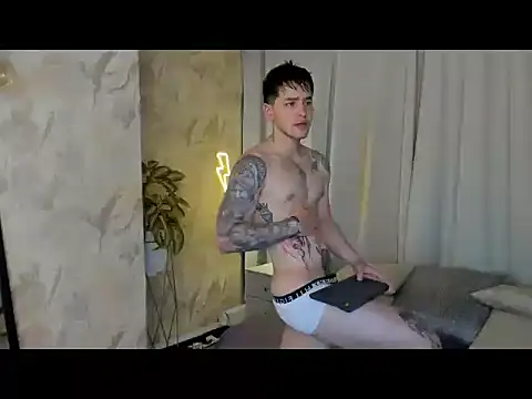 Snapshot of RONNY_COLTON chatting on May 7, 2026, 11:52 pm RONNY COLTON online show from May 7, 2026, 11:52 pm