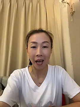 summer0430 online show from June 7, 2026, 1:55 am