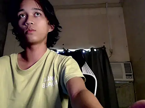 Snapshot of urnaughty_paul chatting on June 19, 2026, 5:46 am urnaughty paul online show from June 19, 2026, 5:46 am