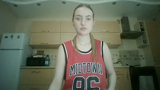 Lisanta online show from July 18, 2026, 7:44 pm