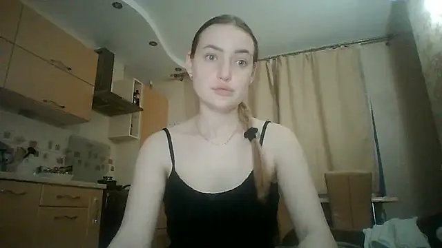 Lisanta online show from June 26, 2026, 6:14 pm