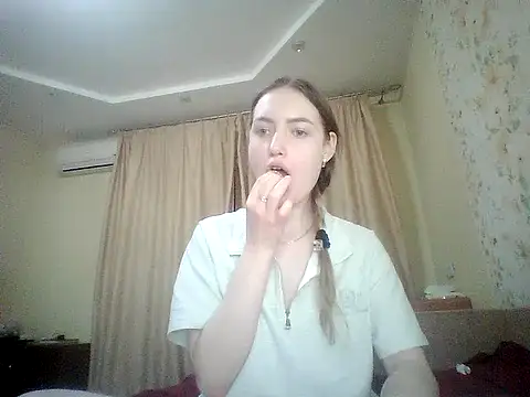 Lisanta online show from July 28, 2026, 9:36 pm